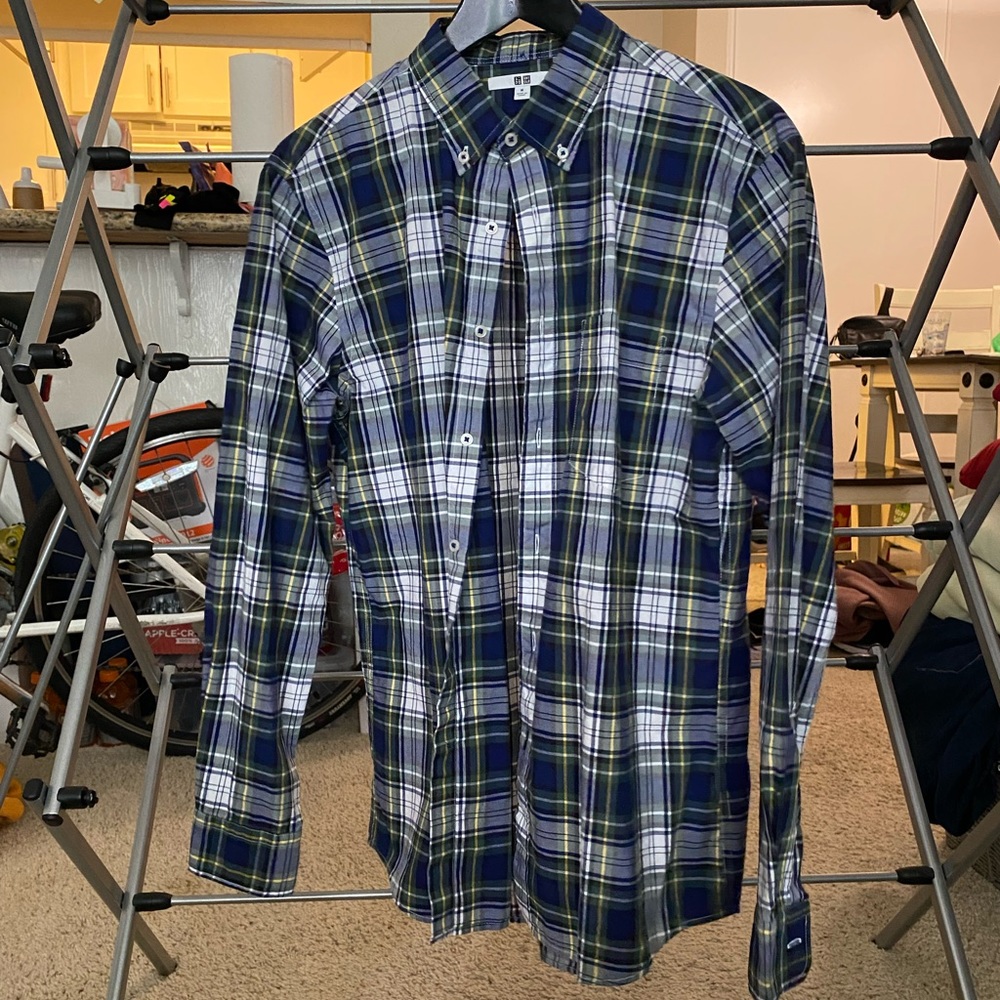 Uniqlo Plaid Long Sleeve Button Down Shirt